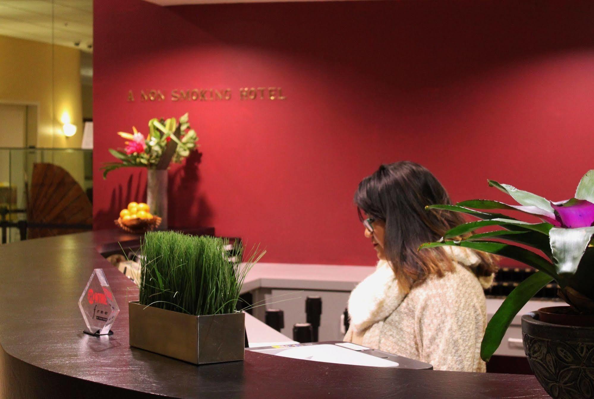 Totem Lake Hotel カークランド エクステリア 写真