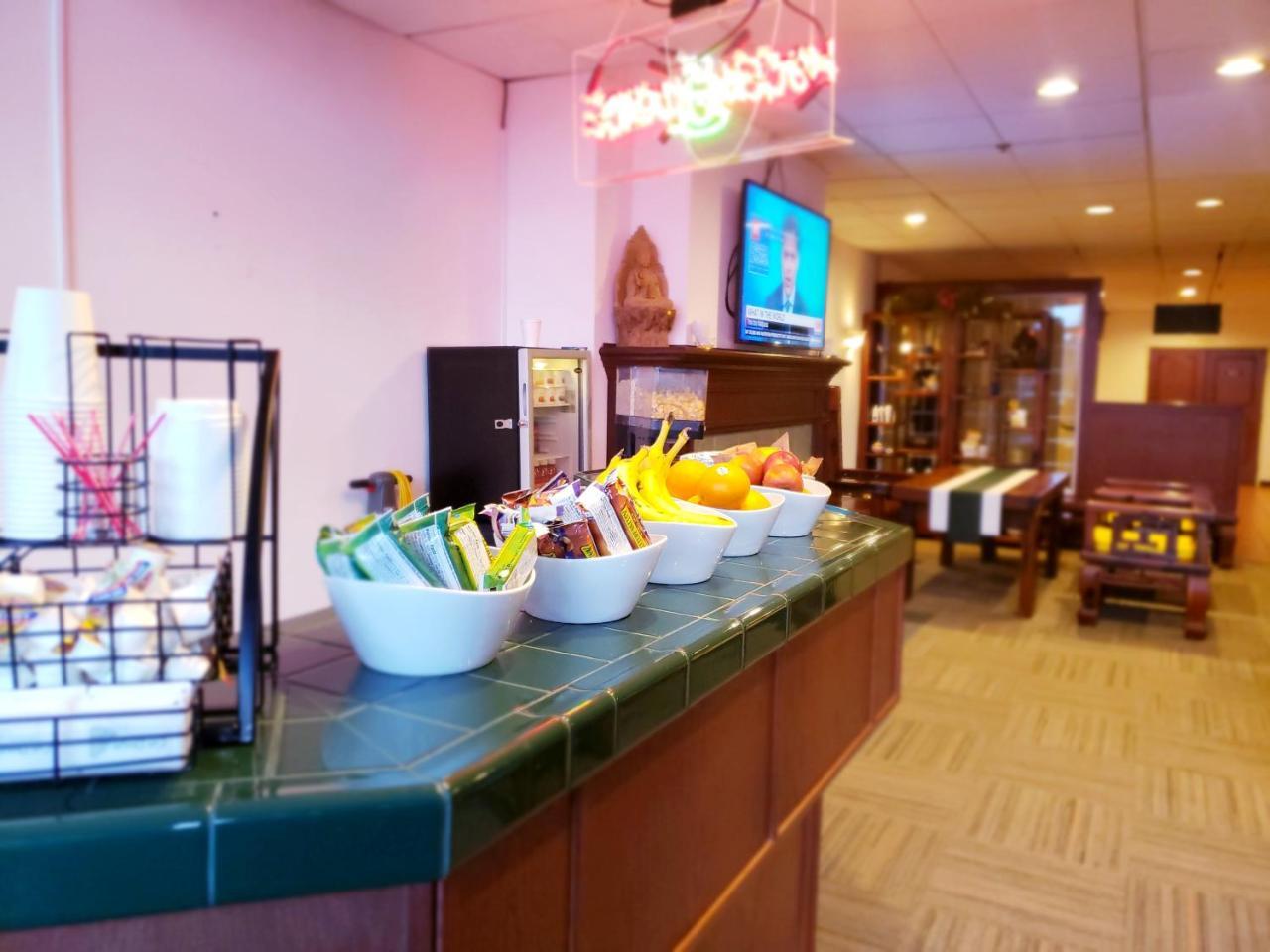 Totem Lake Hotel カークランド エクステリア 写真