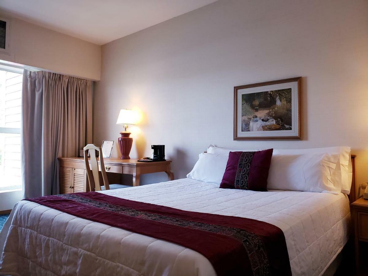 Totem Lake Hotel カークランド エクステリア 写真