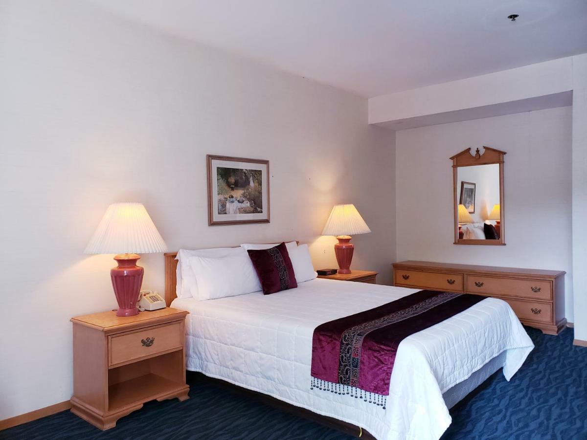 Totem Lake Hotel カークランド エクステリア 写真